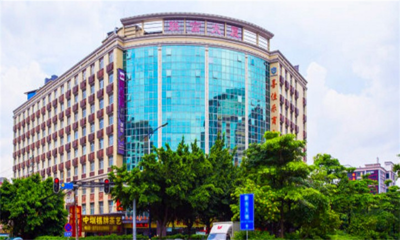 广州市白云区联富大厦引人瞩目